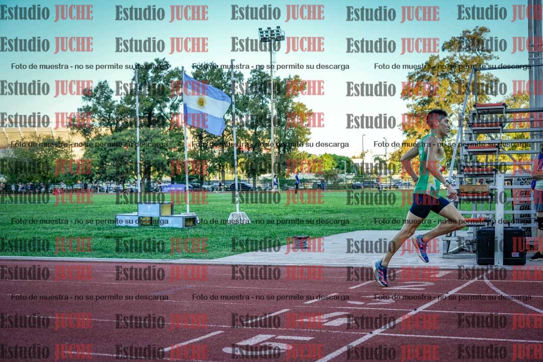 Fotos de los 3000 m llanos de varones