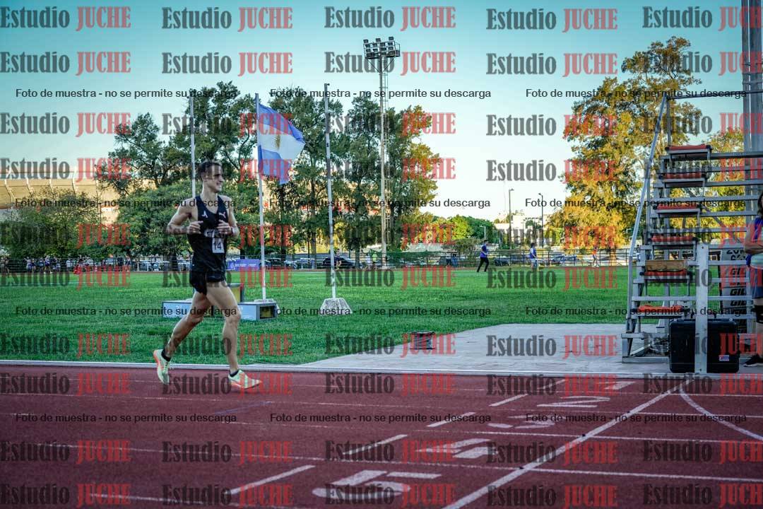 Fotos de los 3000 m llanos de varones