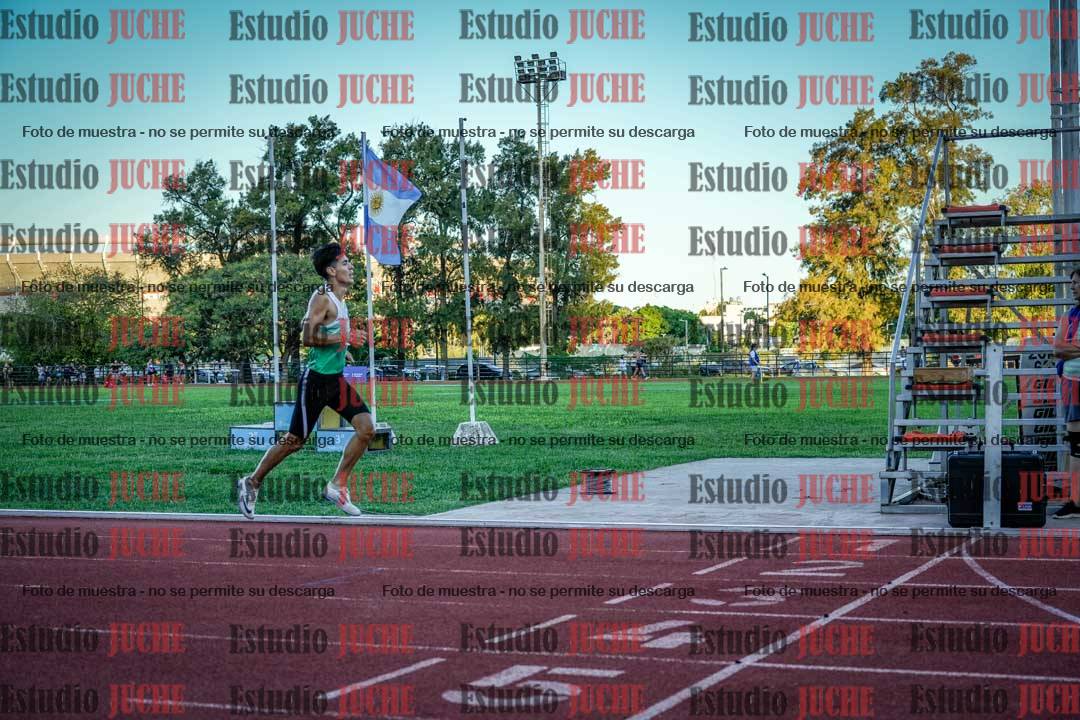Fotos de los 3000 m llanos de varones