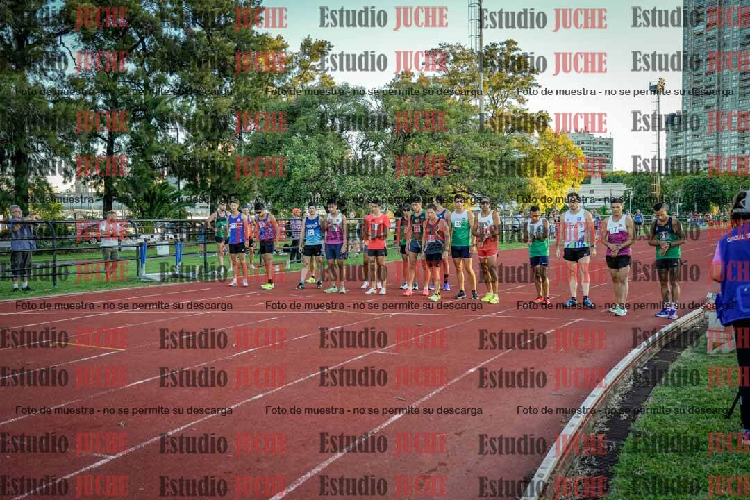 Fotos de los 3000 m llanos de varones