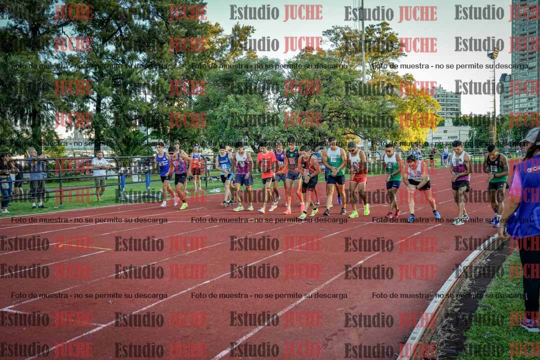Fotos de los 3000 m llanos de varones