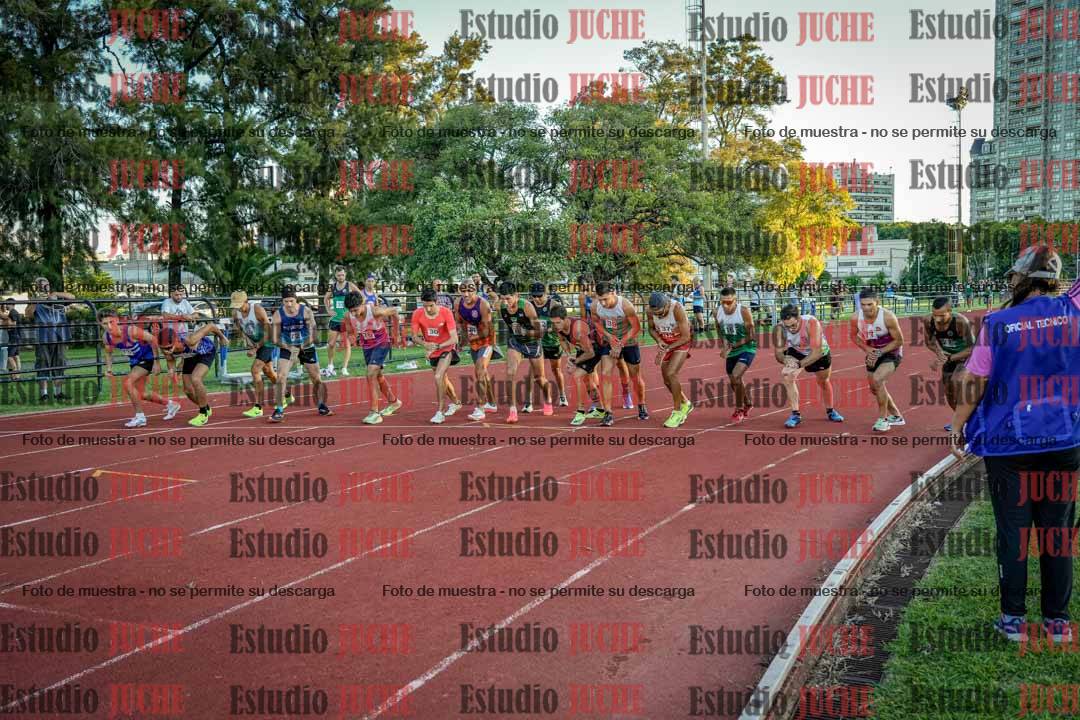 Fotos de los 3000 m llanos de varones