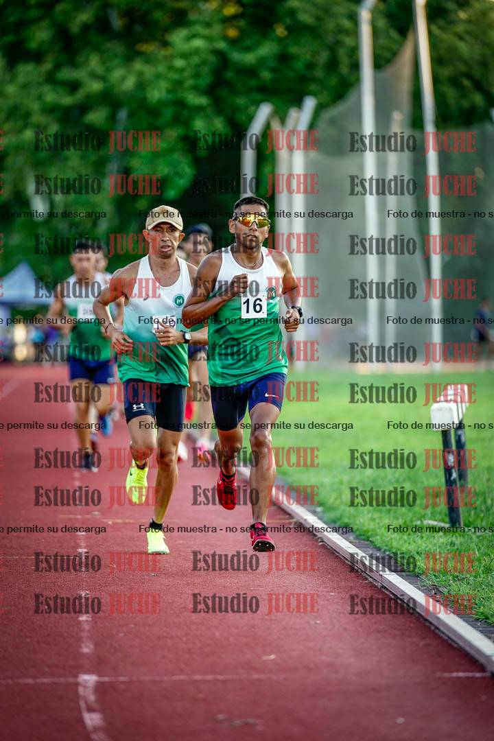 Fotos de los 3000 m llanos de varones