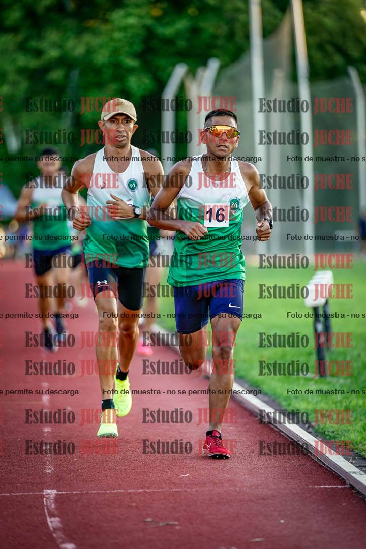 Fotos de los 3000 m llanos de varones
