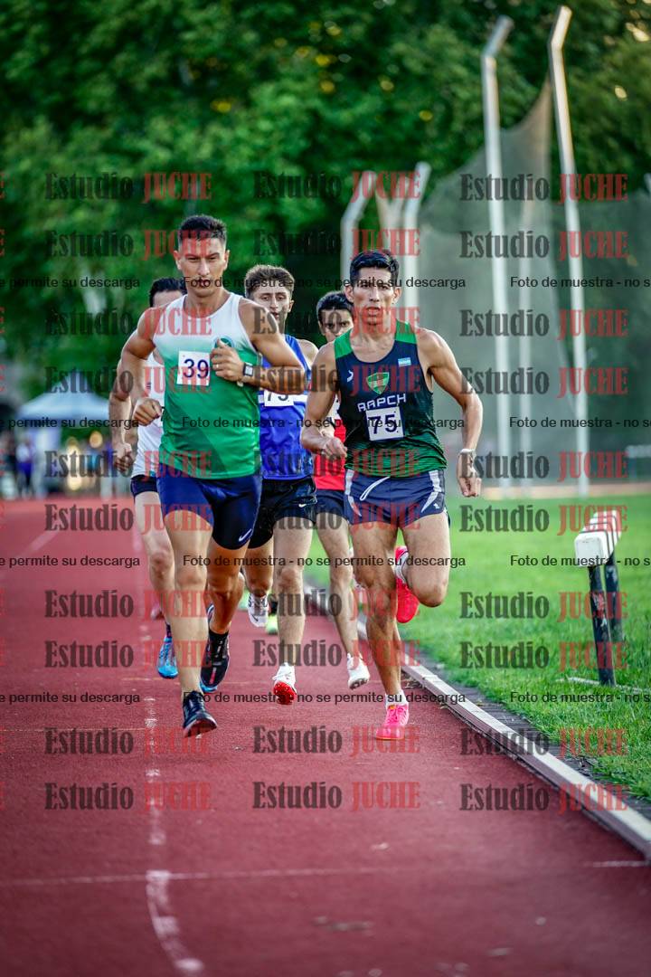 Fotos de los 3000 m llanos de varones