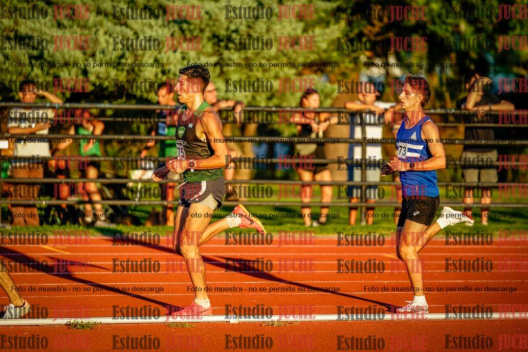 Fotos de los 3000 m llanos de varones