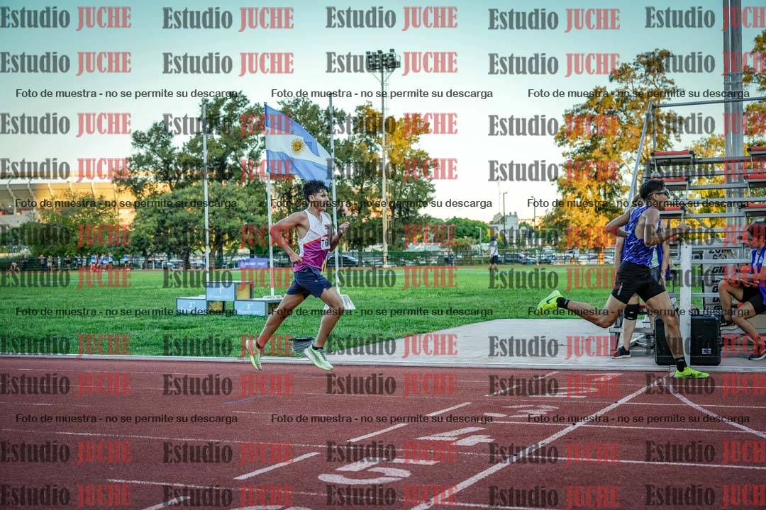 Fotos de los 3000 m llanos de varones