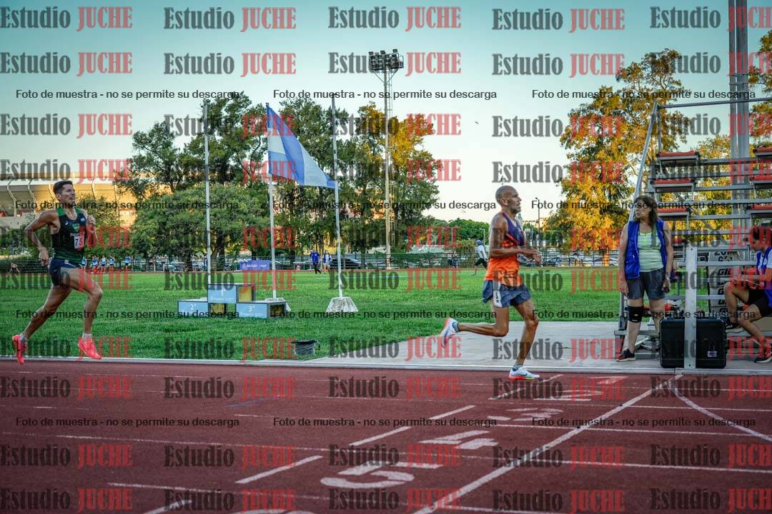 Fotos de los 3000 m llanos de varones