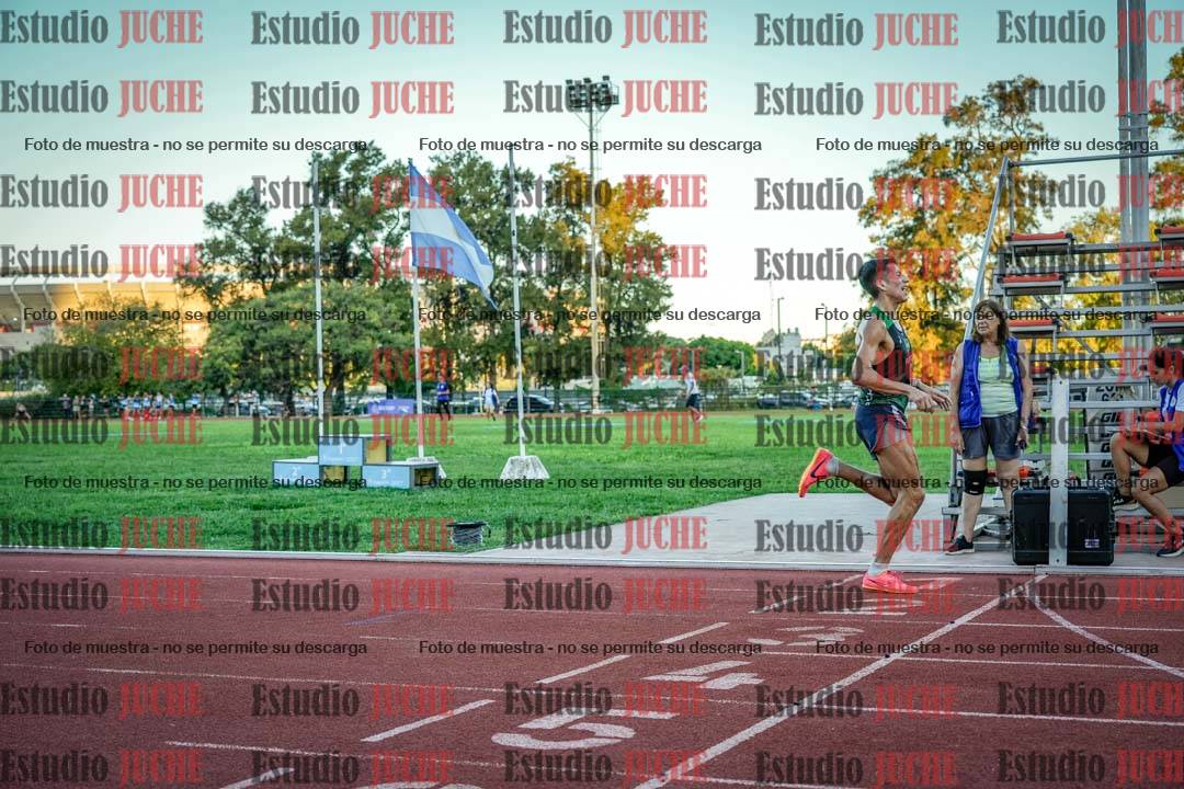 Fotos de los 3000 m llanos de varones