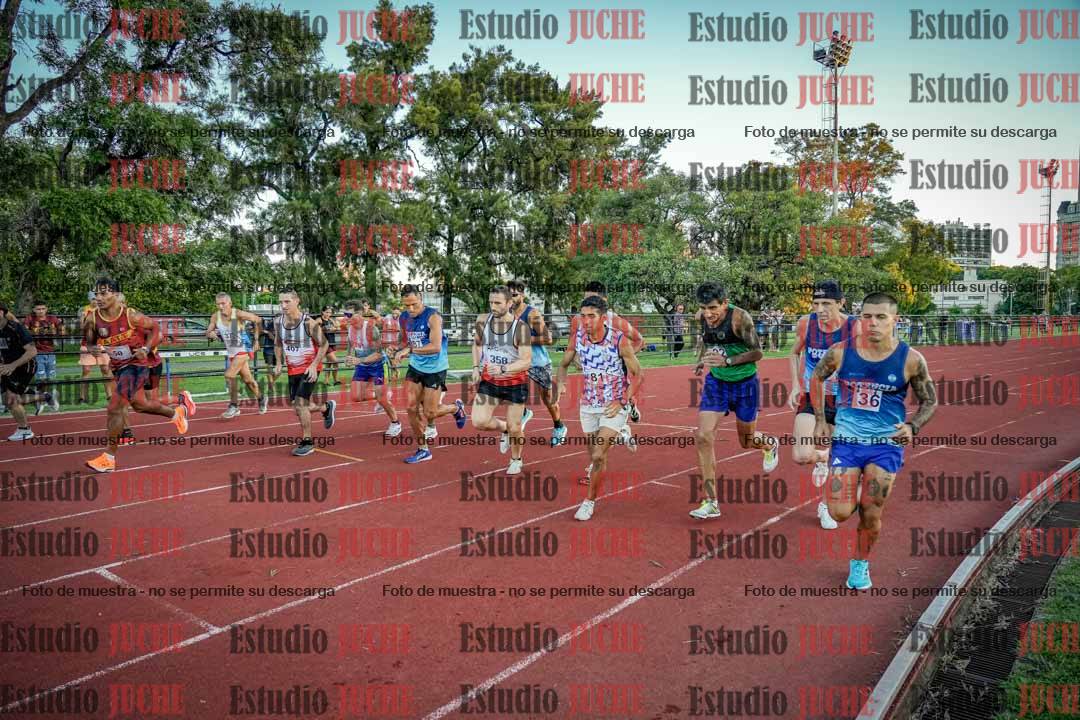 Fotos de los 3000 m llanos de varones