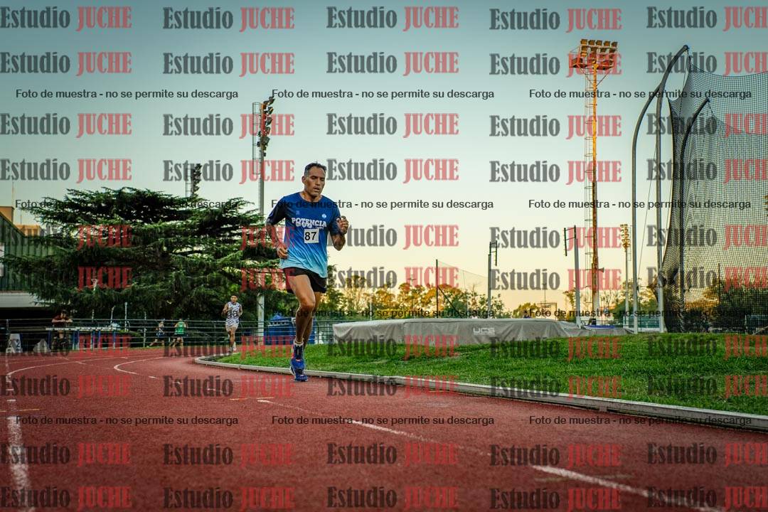 Fotos de los 3000 m llanos de varones