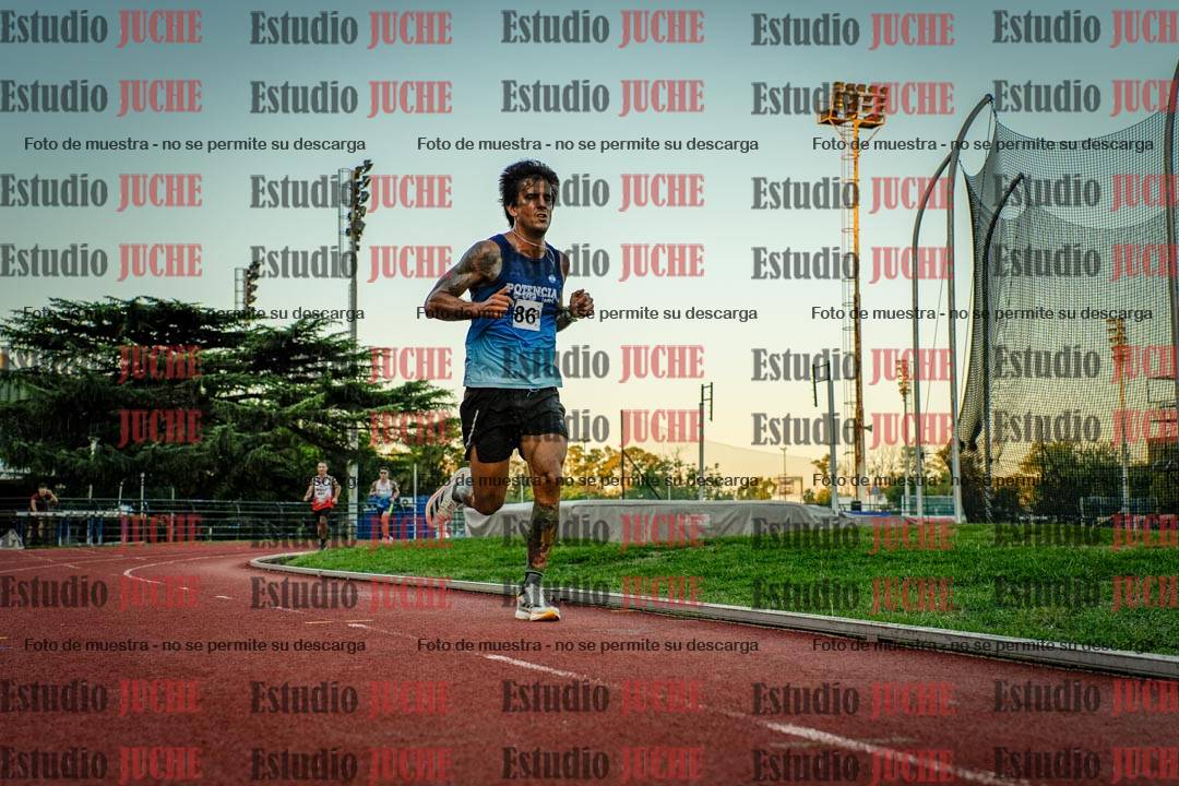 Fotos de los 3000 m llanos de varones