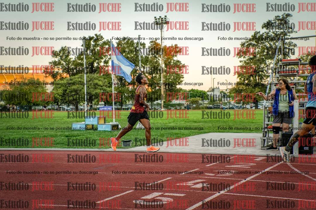 Fotos de los 3000 m llanos de varones