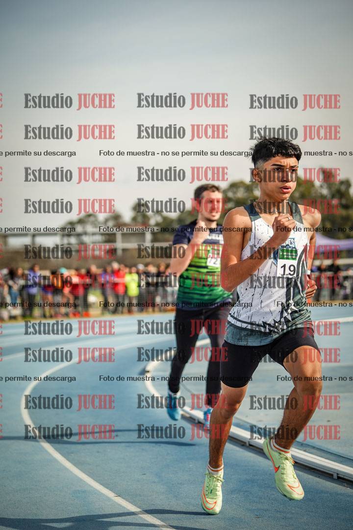 Fotos de los 800 m llanos de varones