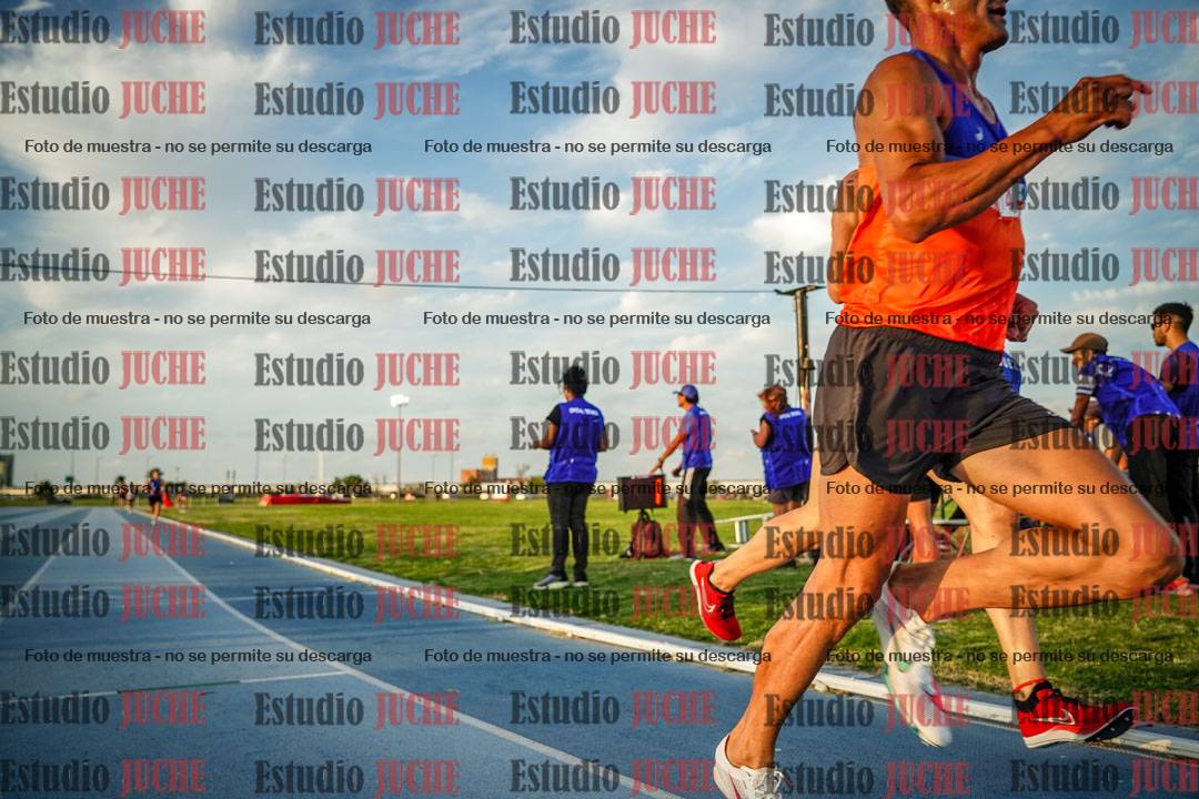 Fotos de los 3000 m llanos de varones