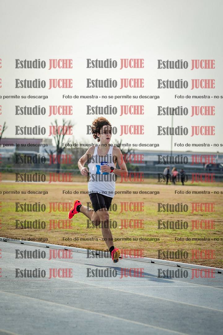 Fotos de los 800 m llanos de varones