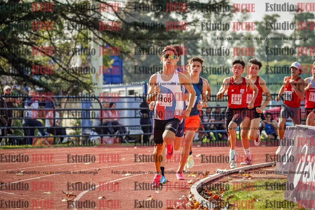 Fotos de los 800 m llanos de varones