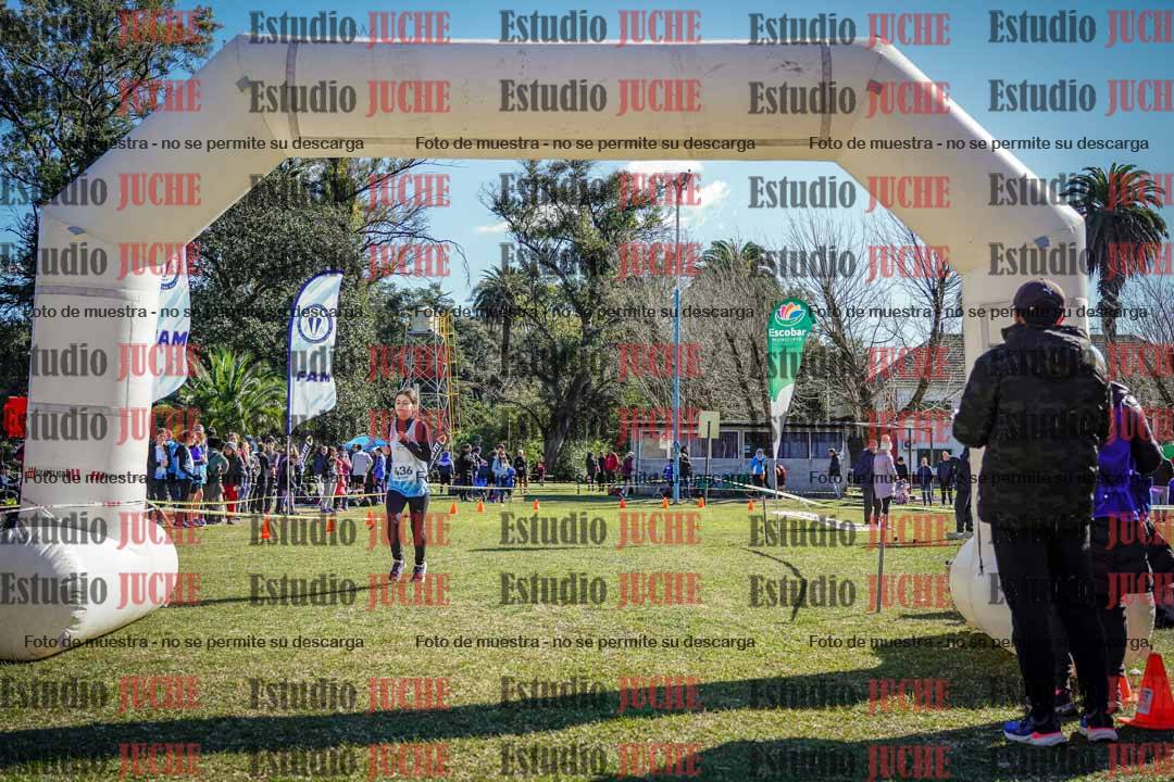 Fotos de la llegada del cross de 2000 m