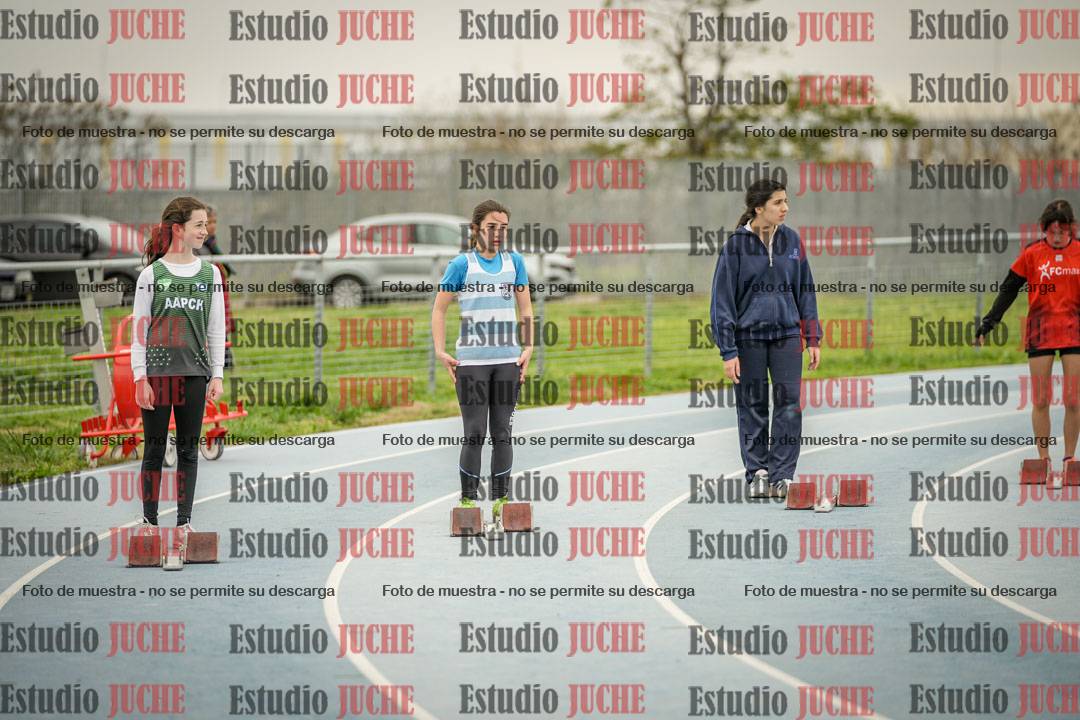 Fotos de los 150 m llanos de mujeres - U14