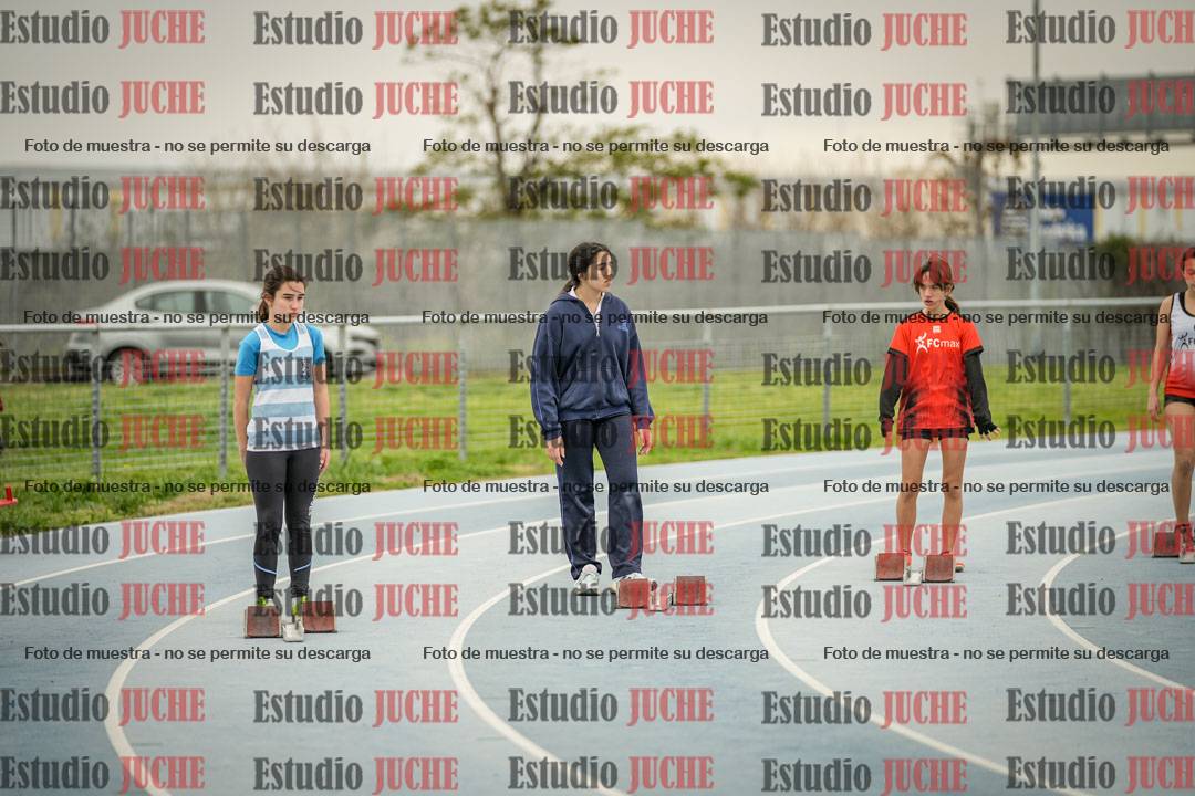 Fotos de los 150 m llanos de mujeres - U14