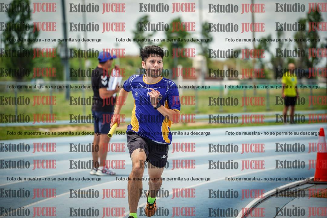 Fotos durante el transcurso de los relevos 20' para running teams - serie 2