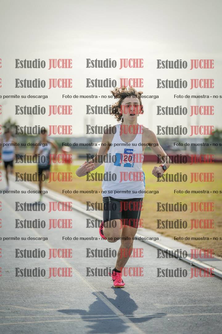 Fotos de los 800 m llanos de varones