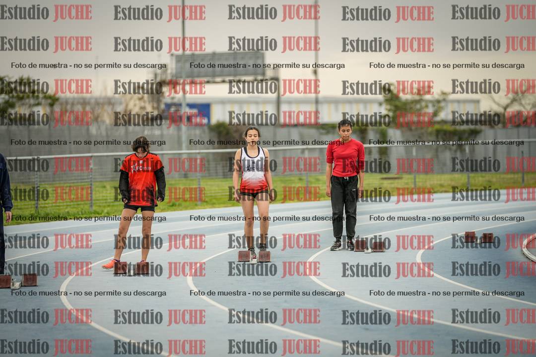 Fotos de los 150 m llanos de mujeres - U14
