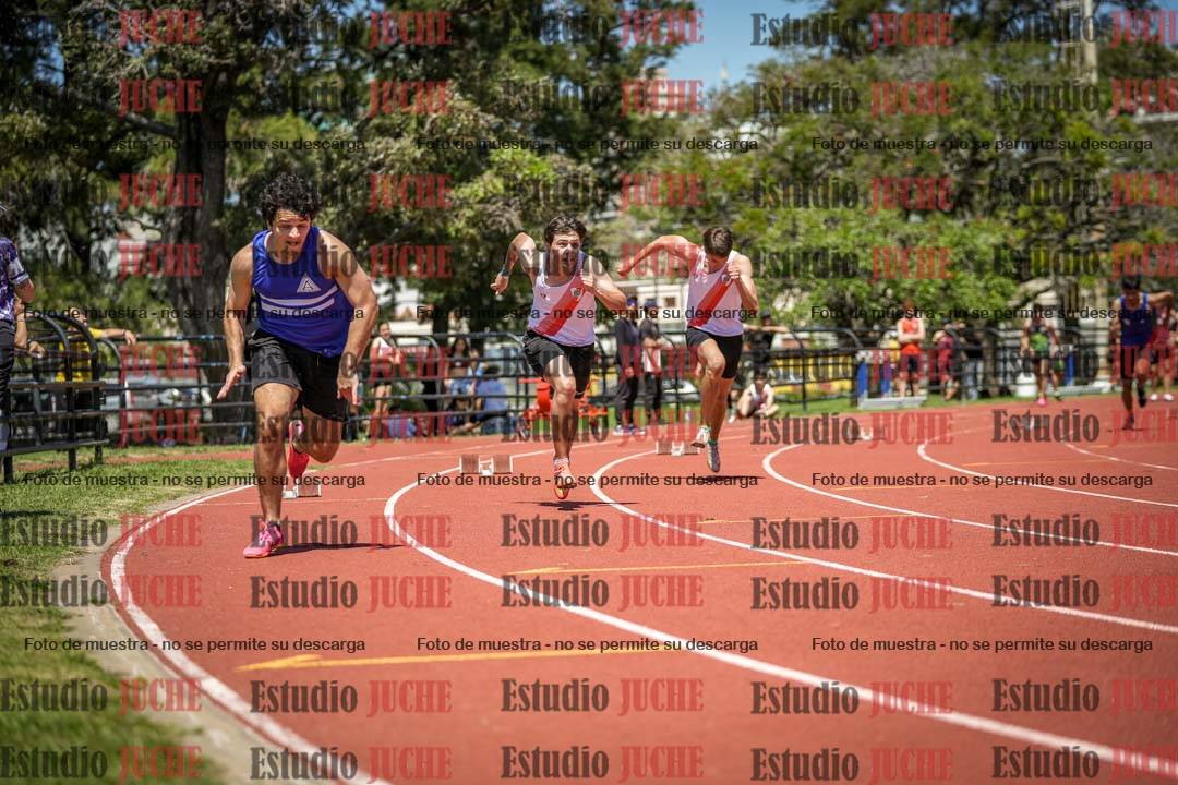 Fotos de los 200 m llanos de varones