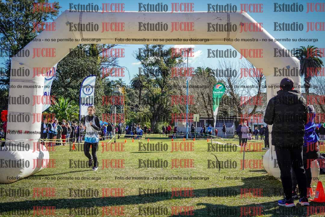 Fotos de la llegada del cross de 2000 m