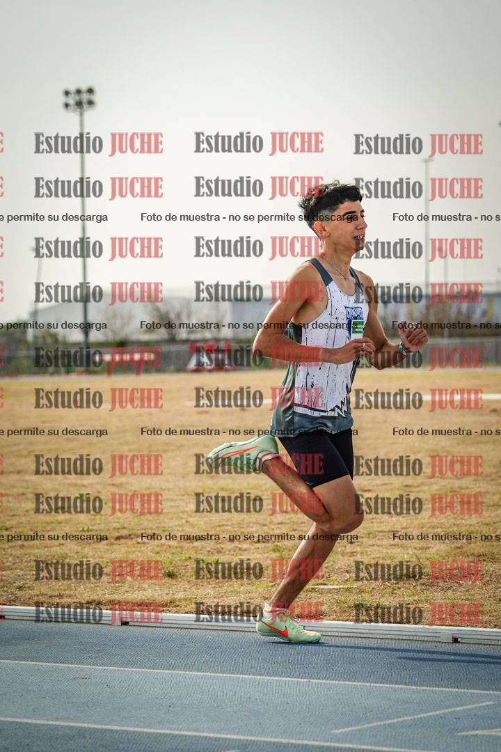 Fotos de los 800 m llanos de varones