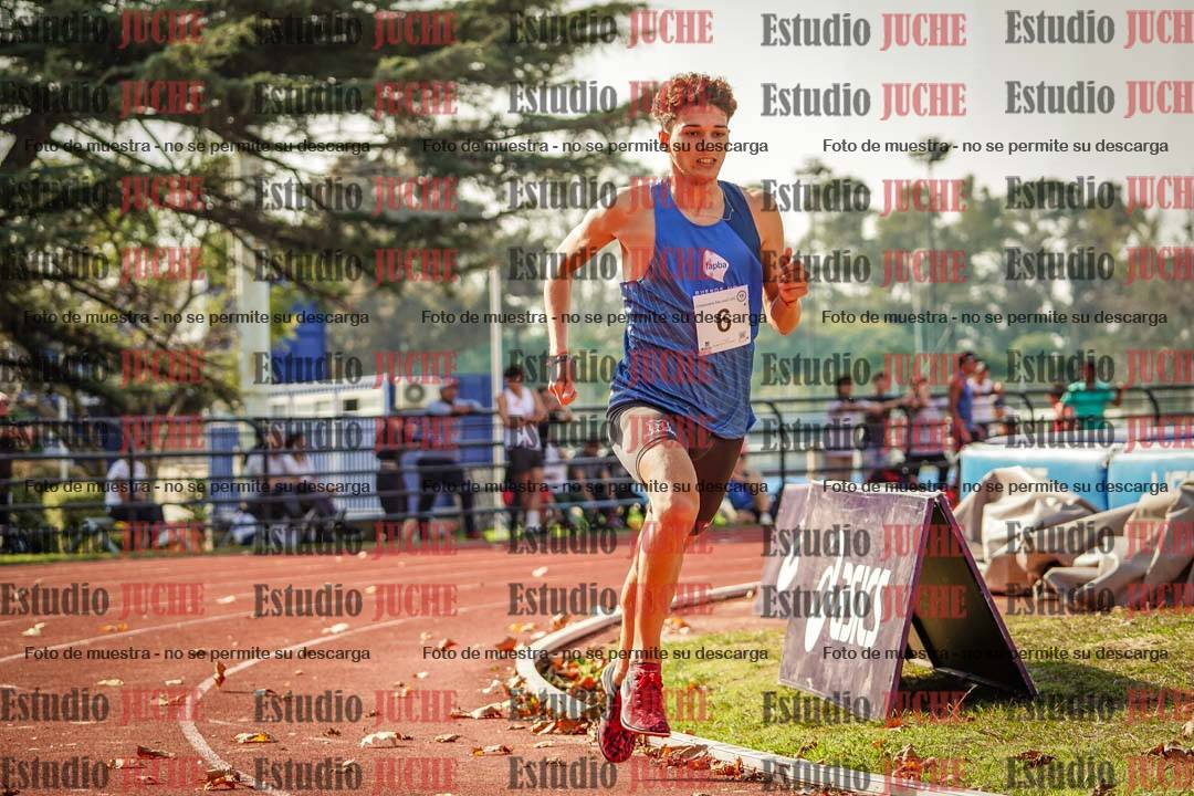 Fotos de los 800 m llanos de varones