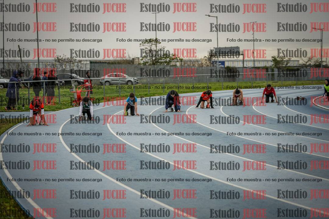 Fotos de los 150 m llanos de mujeres - U14