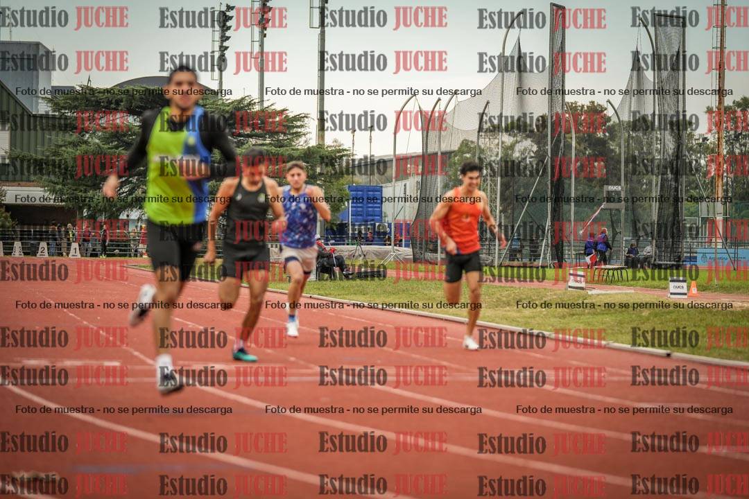 Fotos de los 400 m llanos de varones