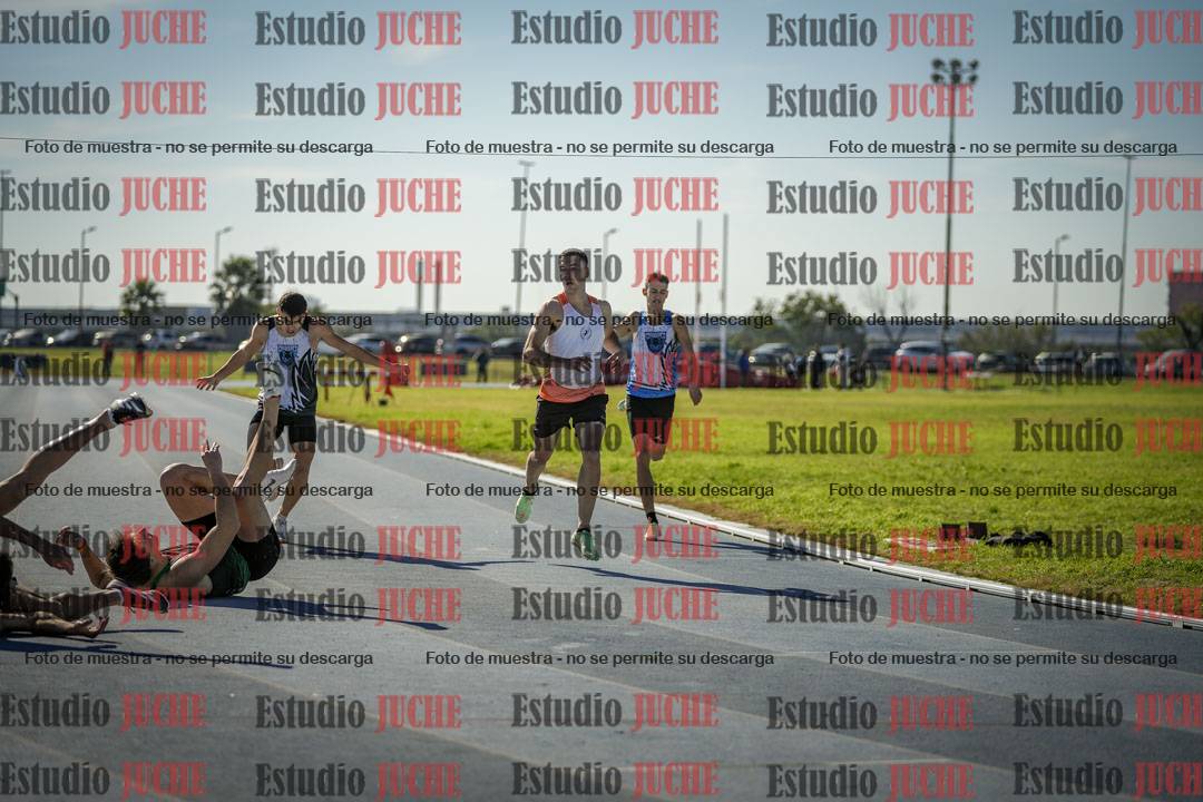 Fotos de los 400 m llanos de varones