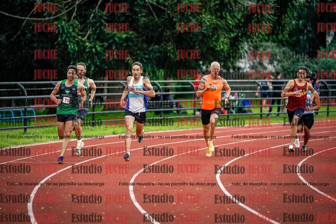 Fotos de los 800 m llanos de varones