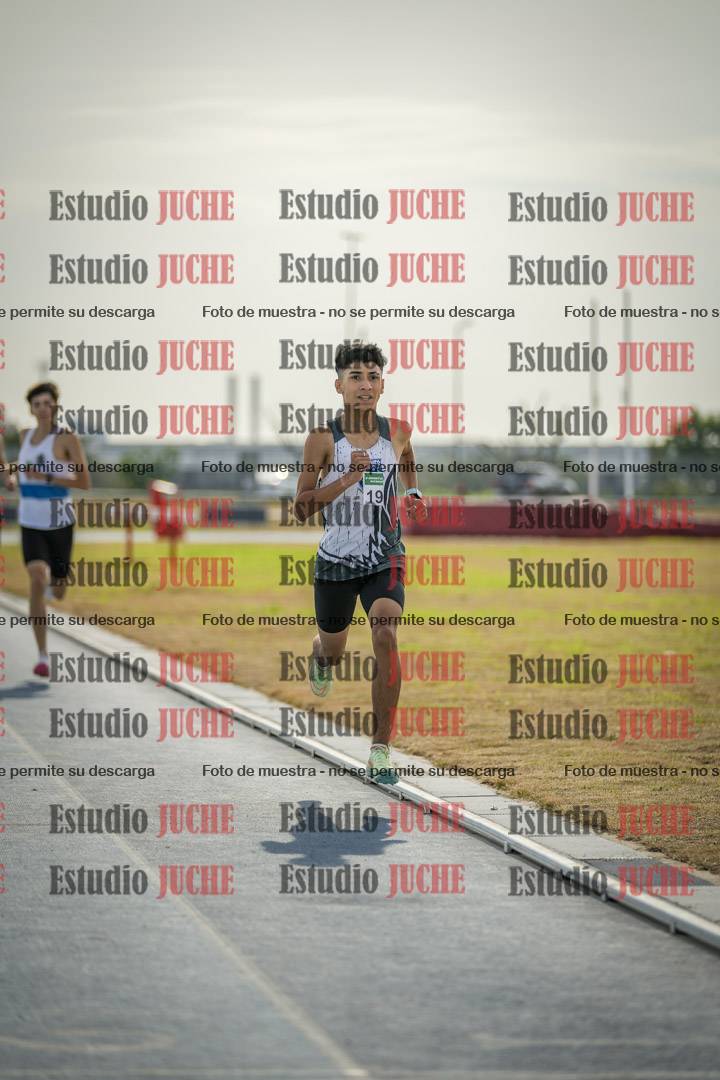 Fotos de los 800 m llanos de varones