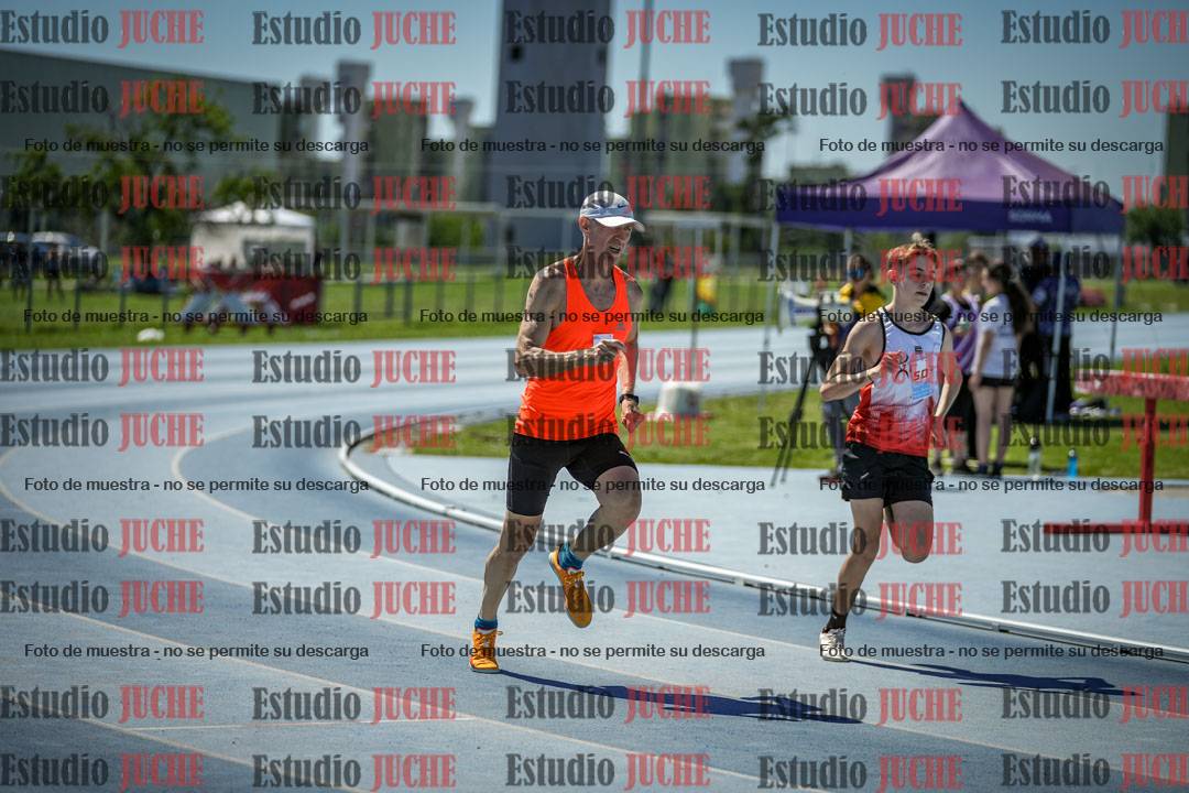 Fotos de los 800 m llanos de varones