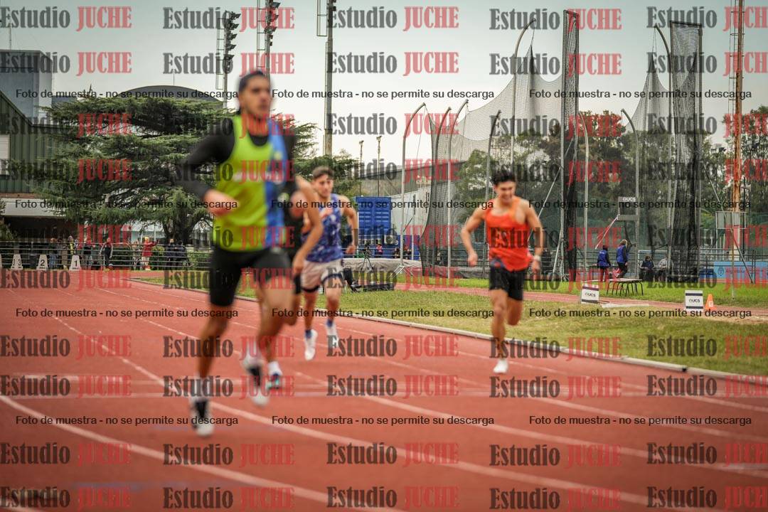 Fotos de los 400 m llanos de varones