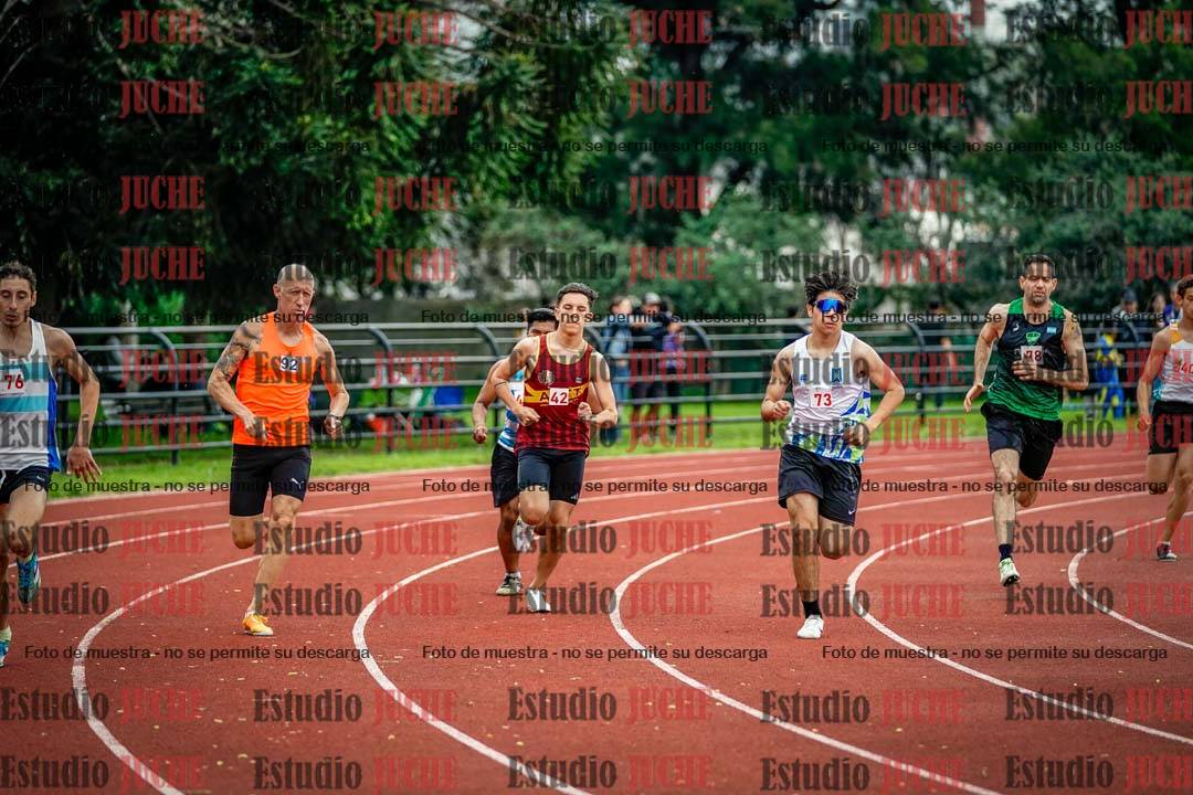 Fotos de los 800 m llanos de varones