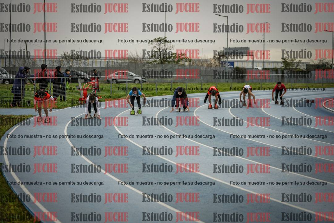 Fotos de los 150 m llanos de mujeres - U14