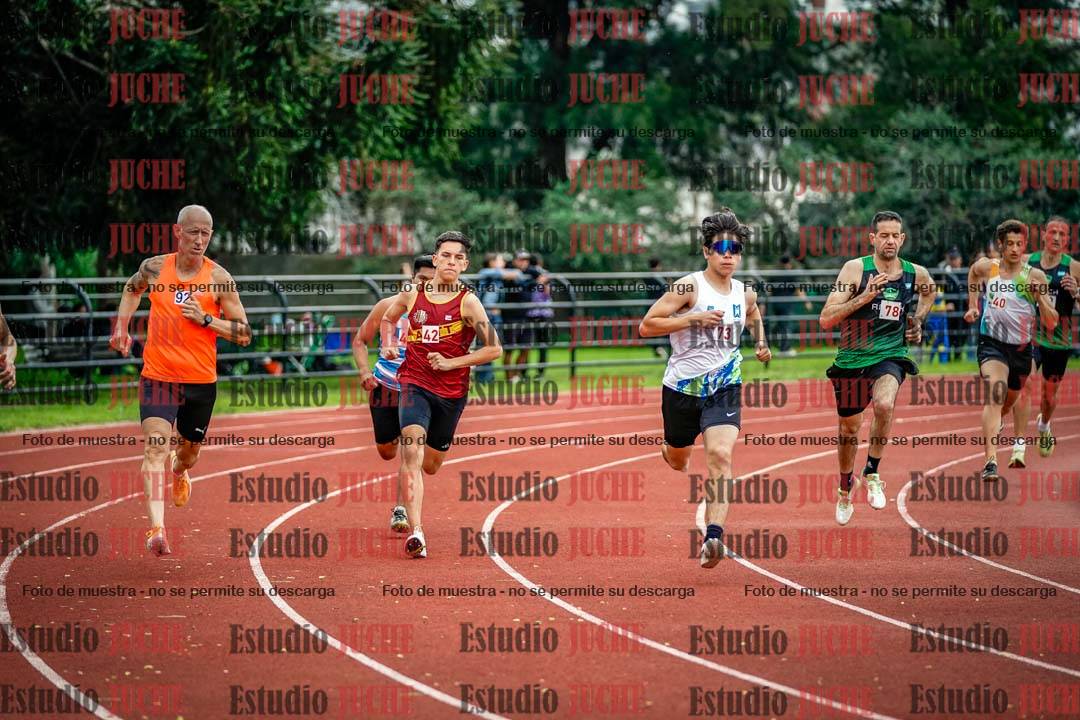 Fotos de los 800 m llanos de varones