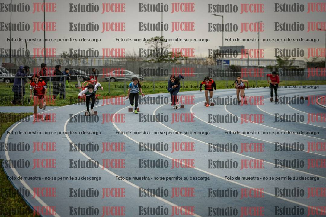 Fotos de los 150 m llanos de mujeres - U14
