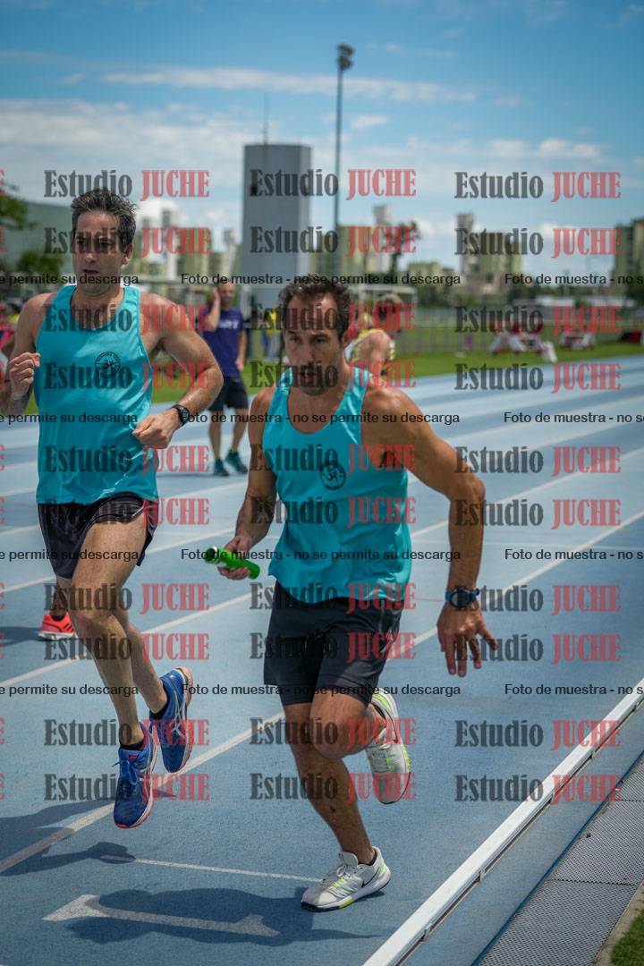 Fotos durante el transcurso de los relevos 20' para running teams - serie 2