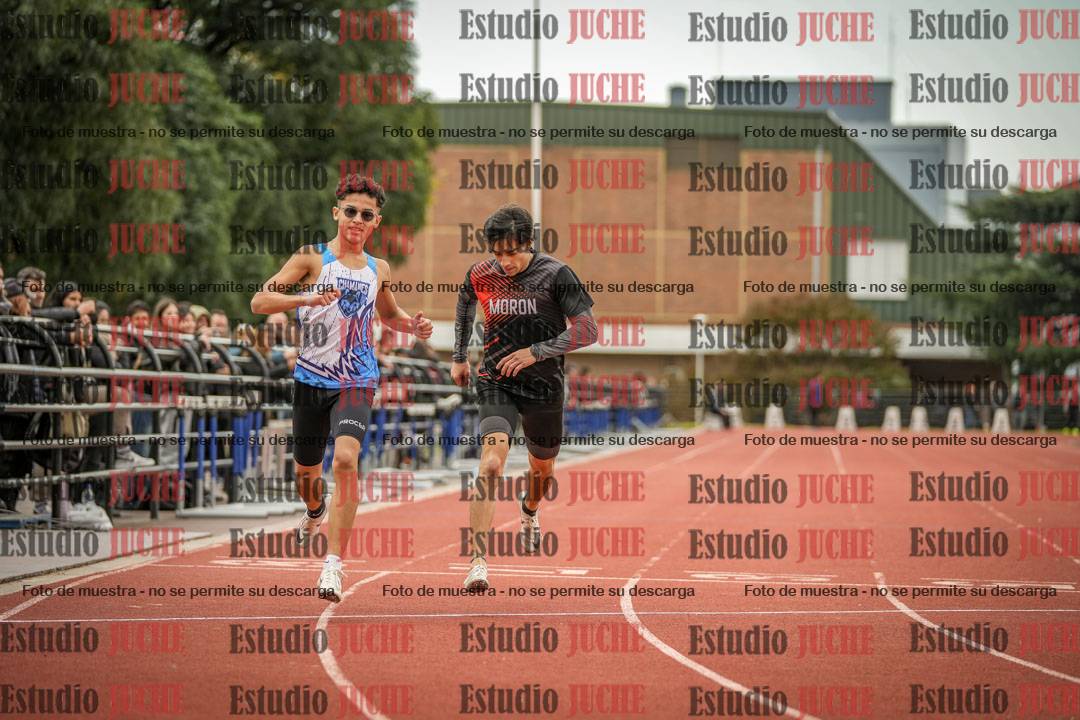 Fotos de los 400 m llanos de varones