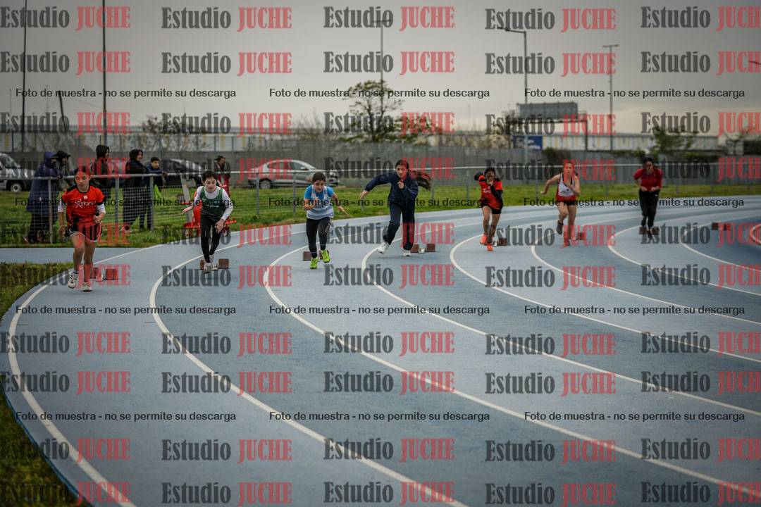 Fotos de los 150 m llanos de mujeres - U14