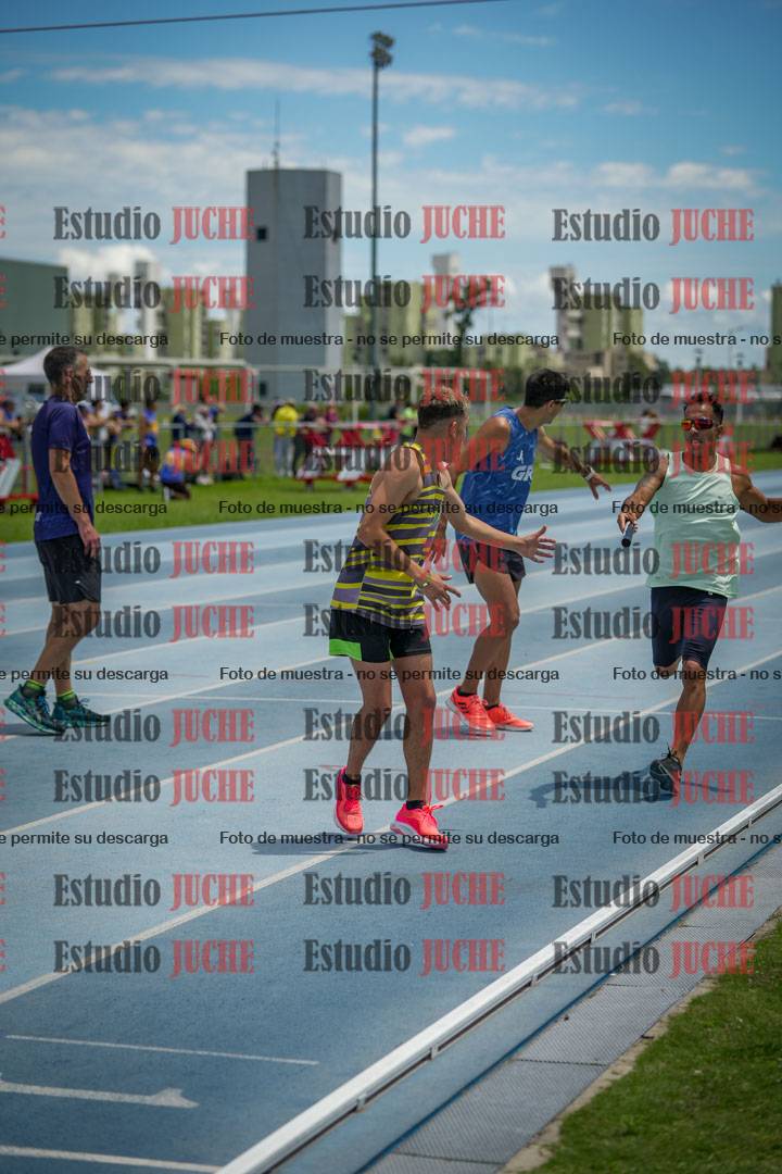 Fotos durante el transcurso de los relevos 20' para running teams - serie 2