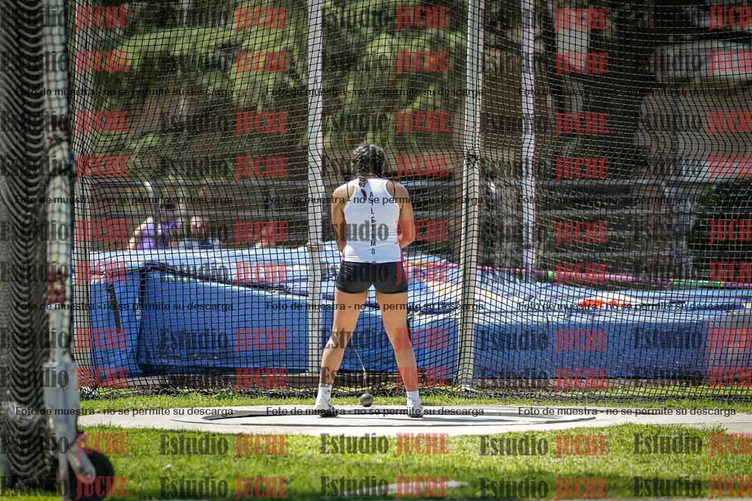Fotos del lanzamiento de martillo de mujeres y varones