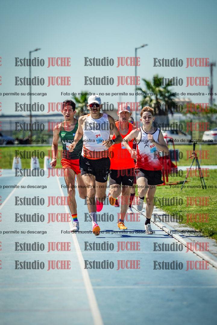 Fotos de los 800 m llanos de varones