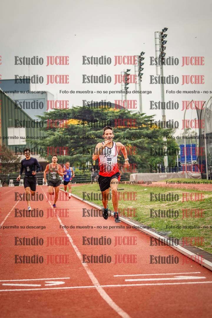 Fotos de los 800 m llanos de varones
