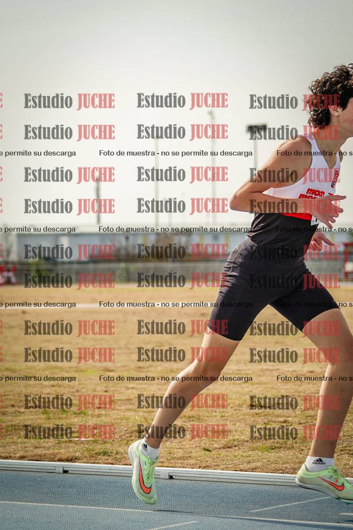 Fotos de los 800 m llanos de varones